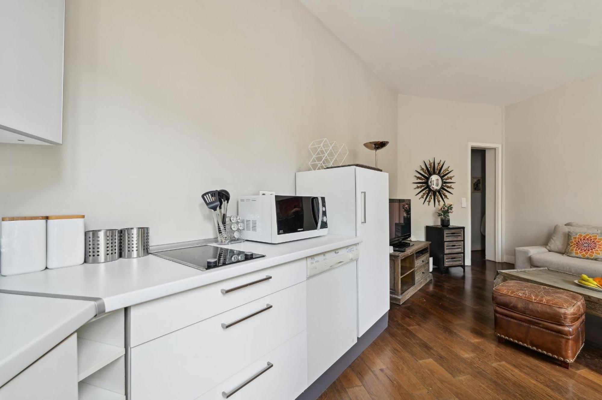 Champs-Elysees & Arc De Triomphe - Cityapartmentstay Paris Exterior photo