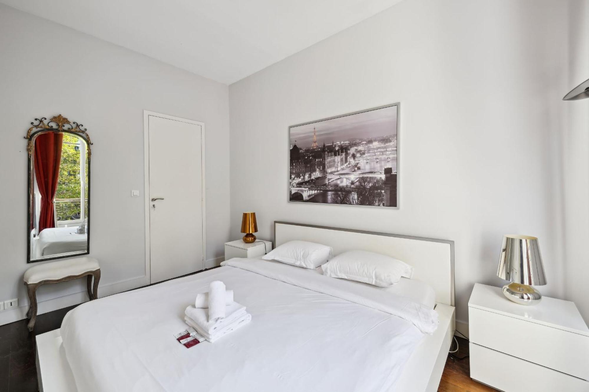 Champs-Elysees & Arc De Triomphe - Cityapartmentstay Paris Exterior photo